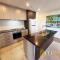 Posh in Phillip - 2bd 2bth Apt