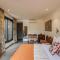 Lindsay Manor RAGA 4BHK Private Pool 1KM Beach