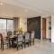 Lindsay Manor RAGA 4BHK Private Pool 1KM Beach