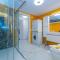 Yellow View Apartment - Happy Rentals Yellow View Apartment - Happy Rentals