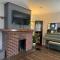 Spacious Relaxing Baltimore Home with Hot Tub - Baltimore