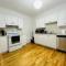 Charming 3BR Getaway, Free Parking & Near Metro - Montréal