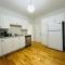 Charming 3BR Getaway, Free Parking & Near Metro - Montréal