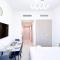 Balcony Studio Haven in Riviera - 迪拜