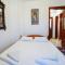 Villa Misli - red/ green