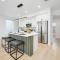 Modern 3BR Near Minute Maid Ensuite & Balcony - Х'юстон