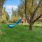 Open Sky Retreat - Hot Tub, Fire Pit, Large Yard, Comfy & Family Friendly