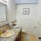 Upscale 2 bedroom apartment in Altos del Maria