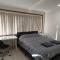 Twin Room in Spacious Two Story Home Ideal for Friends or Travellers - GD