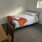 The Coral Guest House 1 Mile from Winchester Market