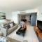 Seaview Premium Duplex in Gurney with WiFi & Full Kitchen 12B - 乔治市