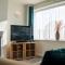 3 Bedroom home in Milton Keynes with Free Parking, WiFi and SKY TV - 米尔顿凯恩斯