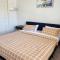 2 bedroom guest suite in a Tropical setup
