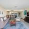 Beachfront - Emerald View 1BR condo - P314 - شاطئ بالم إيغل