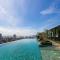 Seaview 2BR Infinity Pool & EasyAccess to Town 13A - 乔治市