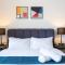 Seaview 2BR Infinity Pool & EasyAccess to Town 191 - 乔治市