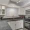 Comfort and Style in the Phoenix Biltmore Area!