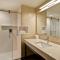 Courtyard by Marriott Long Island Islip/Courthouse Complex