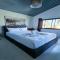 3 Bedroom Villa, private pool, hot tub