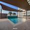 2BR Coastal Luxury Retreat at Emaar Beachfront - Dubaj