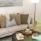 2BR Coastal Luxury Retreat at Emaar Beachfront - Dubaj