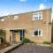 3 Bed, sleeps 6, with parking and WiFi - Basingstoke