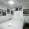 Warhol Apartment, quiet with Retro Pop Art Flair in Zvezdara, Beograd with workplaces and multiple beds - Bělehrad