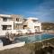 Kedros Milos Suites