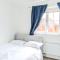 Brand New 4 BEDROOM HOUSE WITH GARDEN AND FREE PARKING - West Bromwich