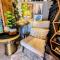 The Twin Palms Art House - vibrant, design-centric oasis, 2 mi to downtown - Palm Springs