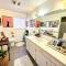 The Twin Palms Art House - vibrant, design-centric oasis, 2 mi to downtown - Palm Springs