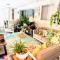 The Twin Palms Art House - vibrant, design-centric oasis, 2 mi to downtown - Palm Springs