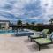 New Listing I Stunning 4 Bed Home I Heated Pool & Hot Tub - Marco Island