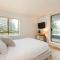 Renovated 2Bed-2Bath in Village with Pool, Hot Tub, and Sauna