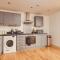 Central Leeds Dock Apt, Free Secure Parking! 2 Bed - Leeds