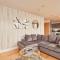 Central Leeds Dock Apt, Free Secure Parking! 2 Bed - Leeds