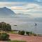 Marine Court 5 by BACK IN TOWN - 2Bedroom Ocean-facing Apt in Hermanus Centre