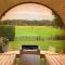 De Essenburgh 7-persoons, overdekte hottub en lounge, barrel sauna, sunshower, wifi, omheinde tuin, huisdier vriendelijk - Lievelde