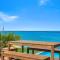 Amazing 180 Degree Views by HolidayCo