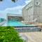 Upscale Centric Apt Near All