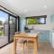 Azure Studio - Ocean Glimpses - 3 Mins Walk to Beach