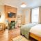 Host & Stay - Emerald Beach House