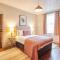 Host & Stay - Emerald Beach House