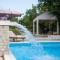 Spacious Prgomet Retreat with Private Pool, Fitness Centre, and Garden - Prgomet