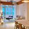 Walking Distance to Mount Austin - 6 pax Newly Renovated