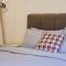 Walking Distance to Mount Austin - 6 pax Newly Renovated