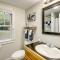 New London Cottage with Grill, Lake and Beach Access