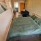 4 Bed House with Pool Table Free Parking En Suite - Darnall