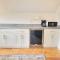 Spacious West End Loft in Charming Family Home - 波特兰