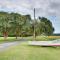 Bungalow with Large Yard 8 Mi to Cape Charles Beach - 开普查尔斯